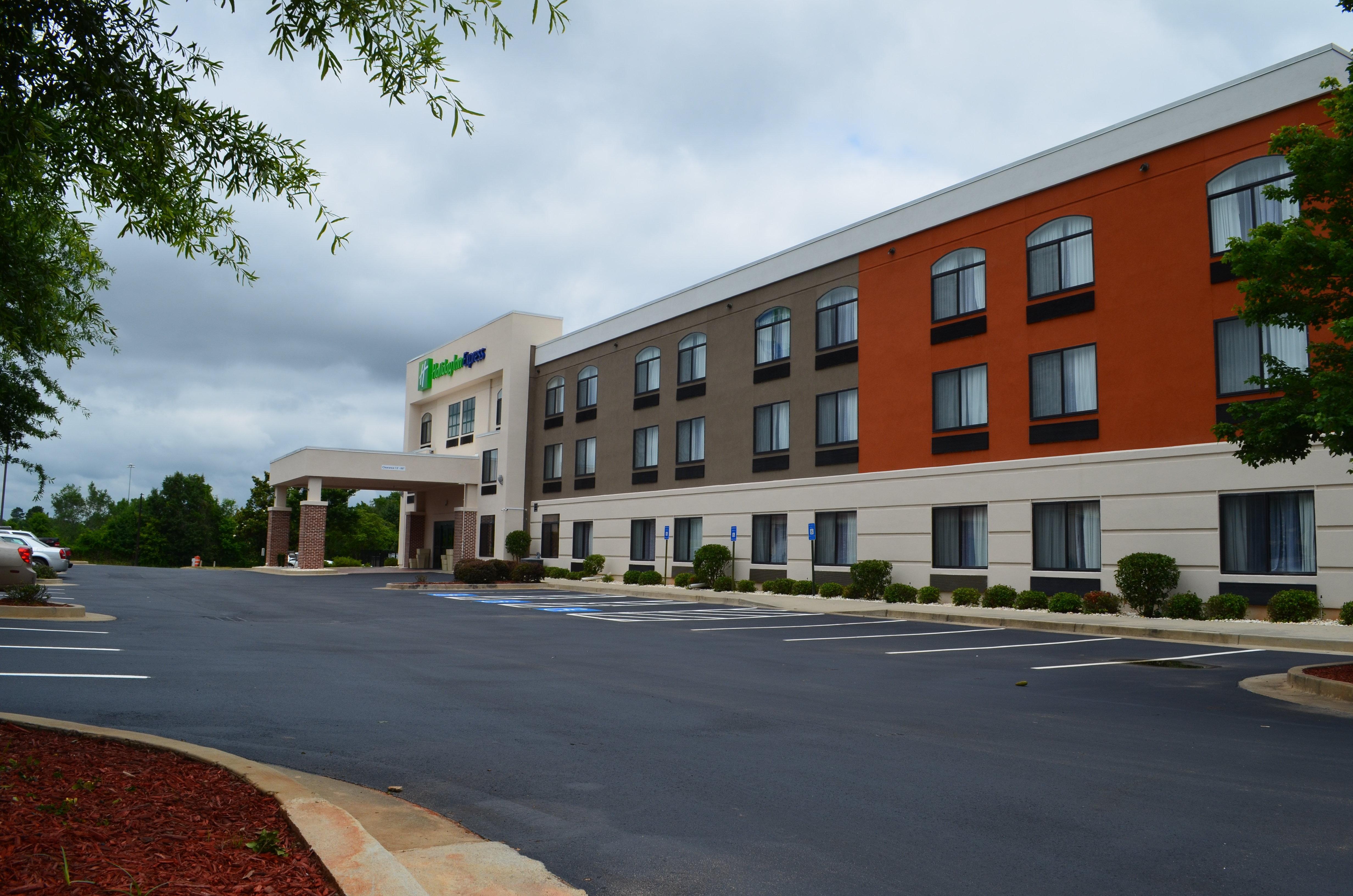 Holiday Inn Express Madison Exterior foto