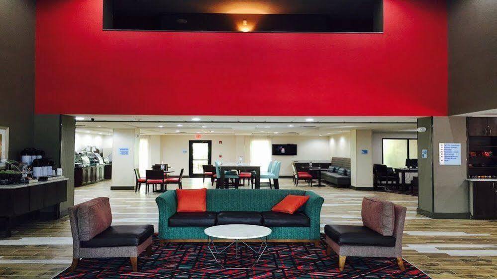 Holiday Inn Express Madison Exterior foto